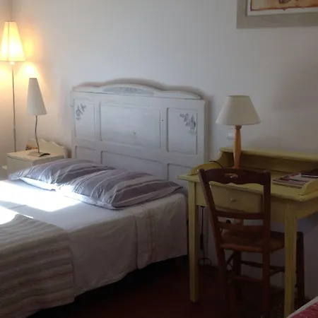 D'hotes De Fleurus 3*