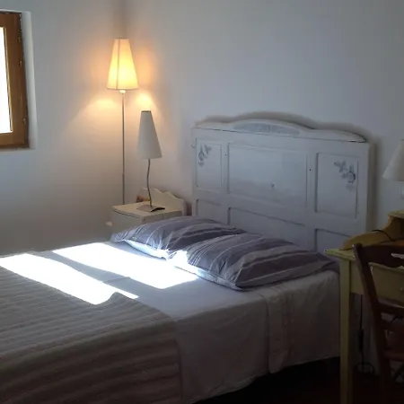 ベッド・アンド・ブレックファスト D'hotes De Fleurus ペズナ